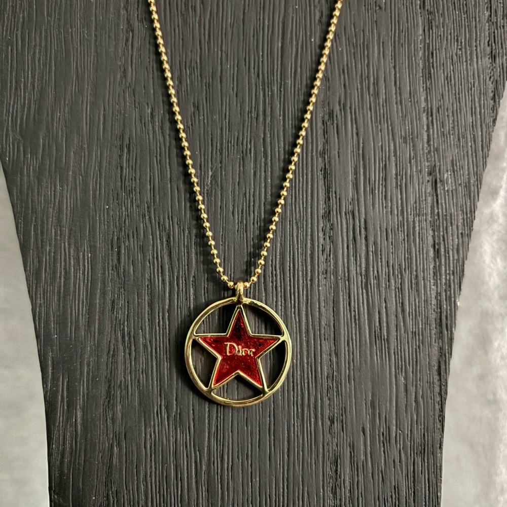 🔥🌹🔥Dior Red Star Enamel Rose Necklace
